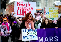 5 countries with lowest female population