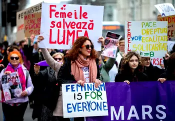 5 countries with lowest female population