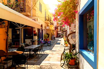 ‘Pot washers, chefs, welders’ Greece needs over 300,000 foreign workers to boost economy