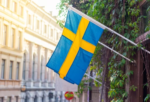 Sweden to tighten rules for asylum requests