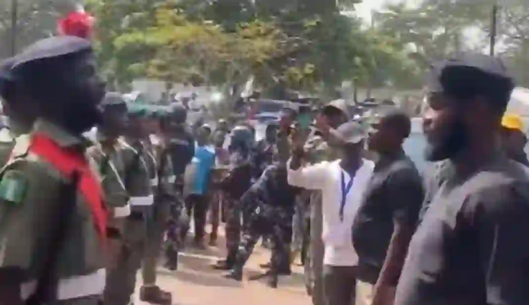 Seyi Tinubu reviewing guard of honour