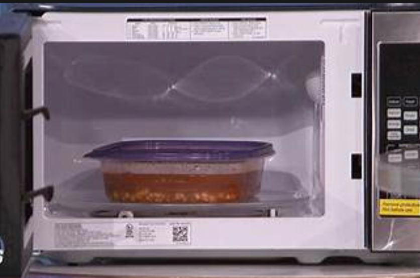 Microwaving food in plastic container may harm fertility, Expert warns