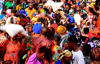 Yuletide: Onyejeocha fetes over 1,000 Abia widows