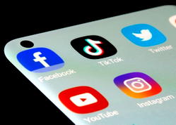 Canada moves to ban under-16s from social media, regulate AI