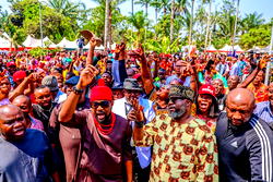 Amadi visits Ugochinyere, pledges support 