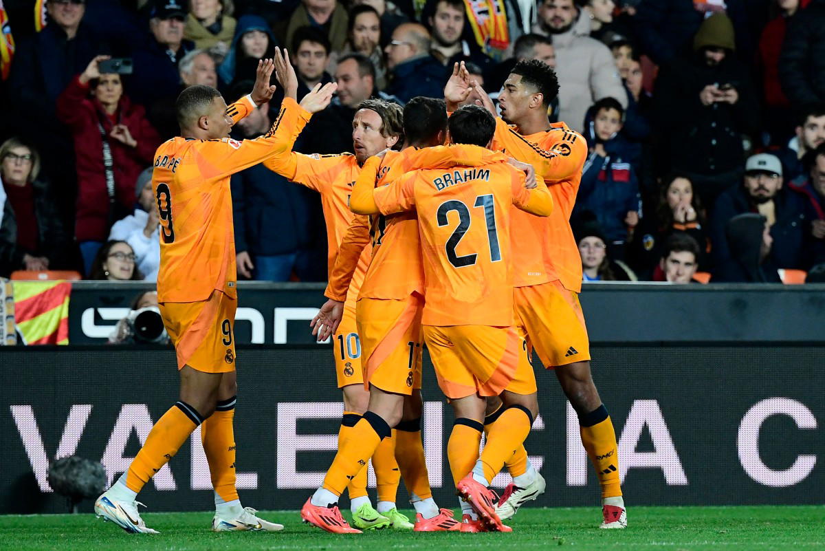 Bellingham grabs Real Madrid late Valencia win after Vinicius red