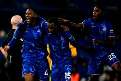 Chelsea beat Wolves to climb back into Premier League top four
