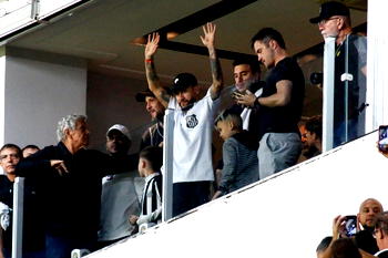 Neymar returns to boyhood club Santos