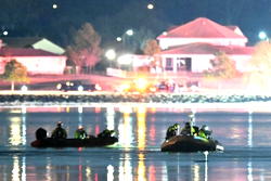 18 bodies pulled from Washington river after plane collides with helicopter