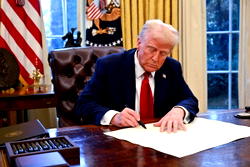 Trump signs executive order to pay self-deportees $1,000