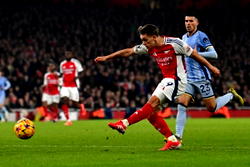 EPL: Arsenal fightback sinks Spurs to ignite title bid