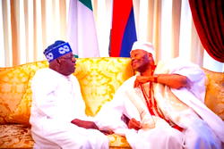 PHOTO: Tinubu hosts Awujale of Ijebuland in Lagos
