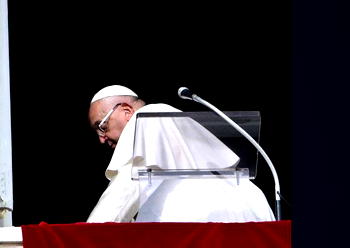 Pope Francis falls at Vatican