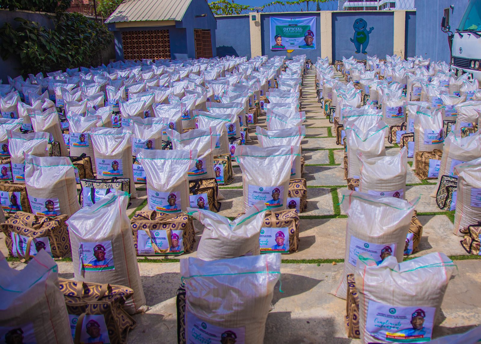 Over 1000 households in Lagos, FCT benefit from Tinubu’s family food palliatives
