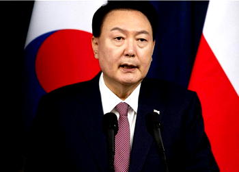 Investigators arrive at South Korean president’s residence to arrest him
