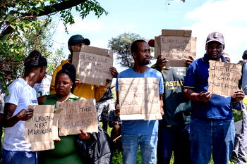 60 dead at illegal South African mine