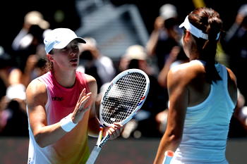 Swiatek destroys Raducanu, Monfils stuns Fritz at Australian Open