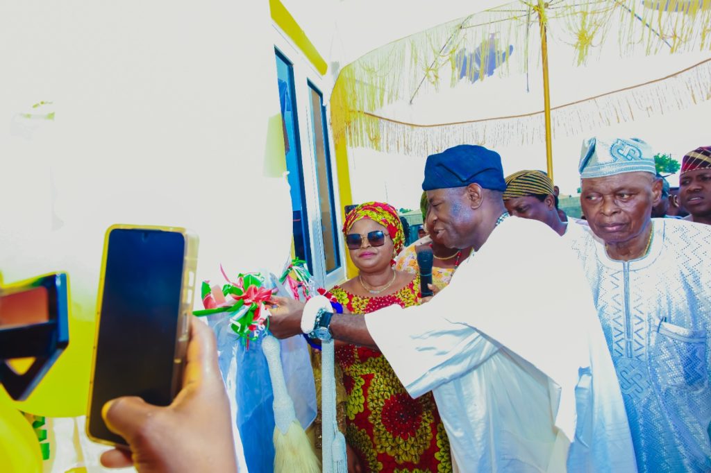 SDGs: FG commissions 20-bed healthcare centre in Oreta, Lagos Community