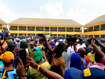 Senator Adeola inaugurates developmental projects in Ogun