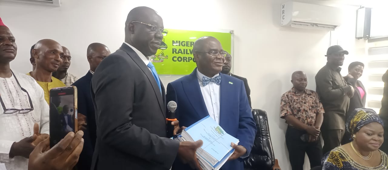 Opeifa at the hand over ceremony at NRC Headquarters, Ebute Metta, Lagos on Thursday.