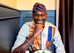 Bakare Mubarak receives Outstanding Alumni Award from Al-Hikmah University
