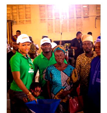 Eruwa beams with gratitude as Titilope Oladele’s outreach distributes cash, empowerment equipment to people
