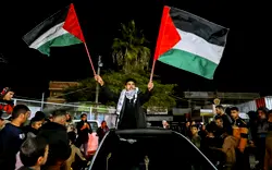 Gaza ceasefire: Celebrations as displaced Palestinians return home
