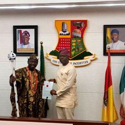 Makinde presents staff of office to new Alaafin [Photos]