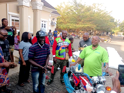 Yuletide: C’River APC Chair, Eba fetes constituents