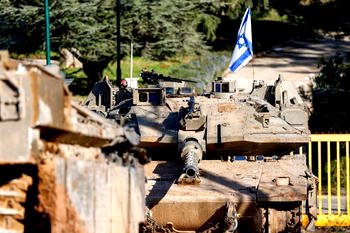 Israel pulls out of Lebanon villages, but holds five positions
