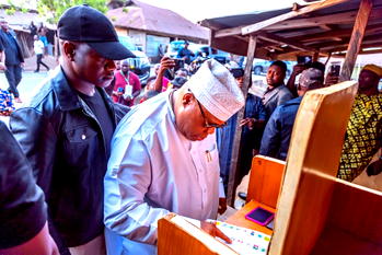 APC weaponising fake news to create crisis in Osun – Adeleke tells traditional rulers