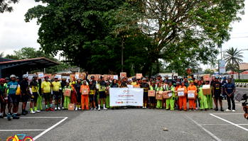 Cycling Club distributes over 200 goodie boxes to Lagos Road Sweepers