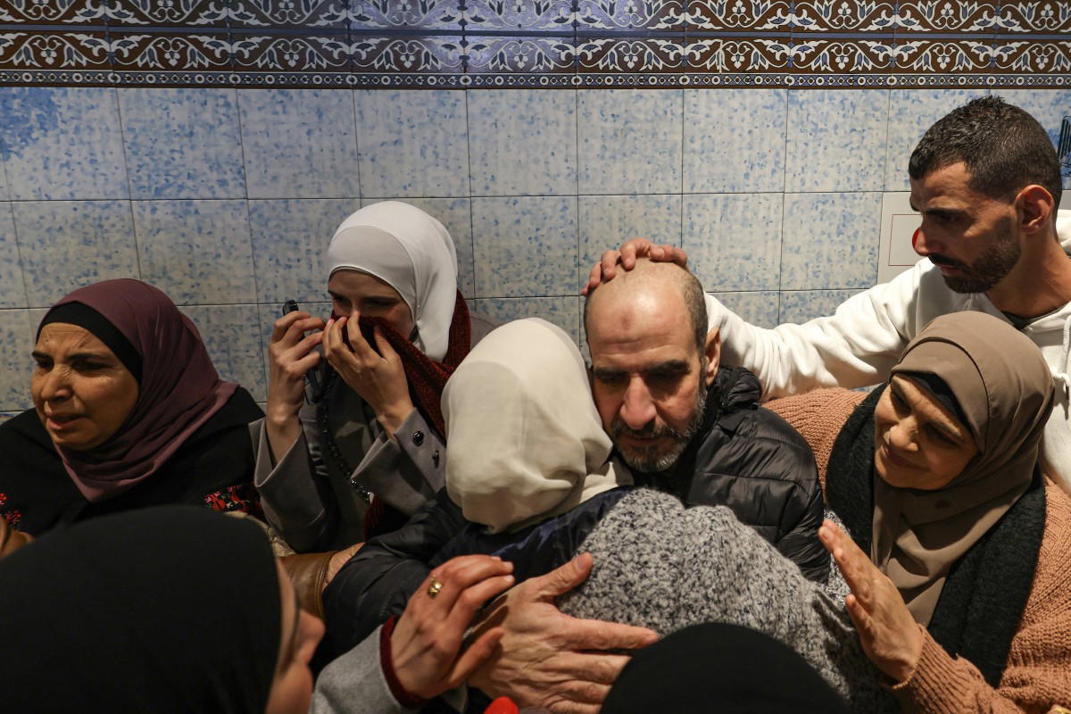 Hamas frees three Israeli hostages in fifth Gaza exchange