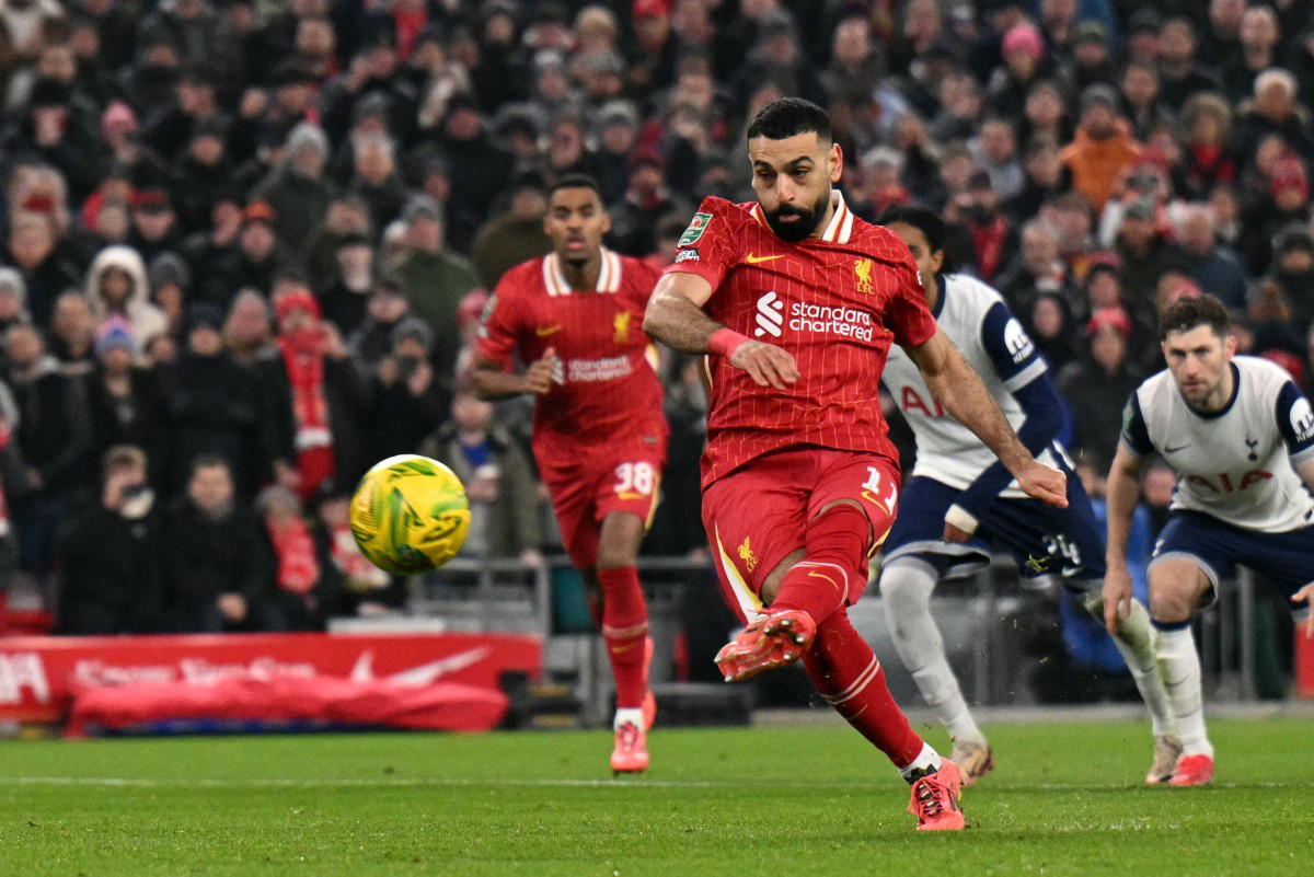 Liverpool thrash Tottenham 4-0 to reach League Cup final
