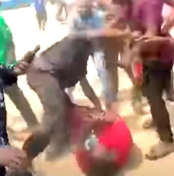 Video: Akwa Ibom policemen assault pregnant woman over 3rd Party Insurance