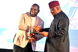 Nigerian Oil and Gas Forum honours Julius  Rone, others at awards night