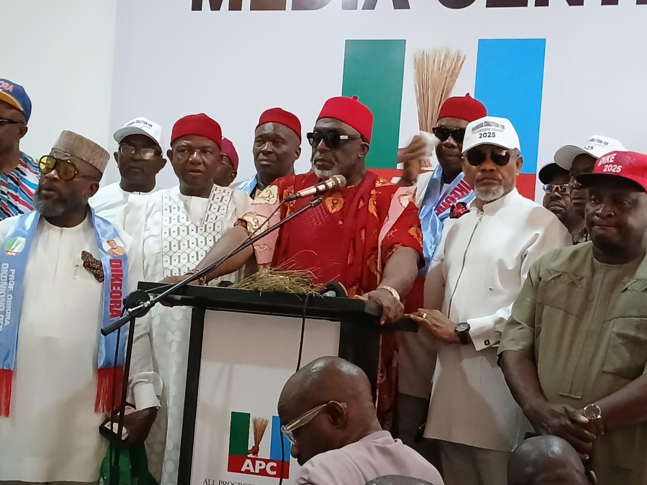 Anambra guber: With fanfare, Obiora Okonkwo submits APC nomination forms, promises to win primary, main election