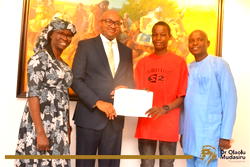 Foundation funds student’s education in memory of Dr Bob