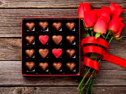 Valentine’s Day: 5 last-minute gift ideas under N10,000 for your partner