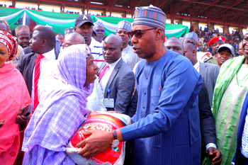 Ramadan: Zulum rolls out rice, grains for 250,000 beneficiaries
