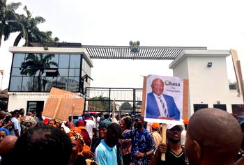 Photos: Obasa’s supporters besiege Lagos Assembly, demand reinstatement