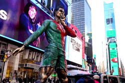 Times Square unveils statue in honour of Ronaldo at 40