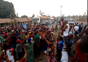 Ebonyi women protest abandoned Abakaliki -Enugu expressway