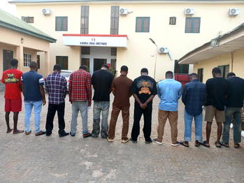 EFCC arrests 11 suspected internet fraudsters in Niger hotel