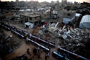 100 dead as Israel launches fresh Gaza offensive