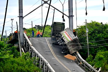 Four killed in Ecuador bridge collapse
