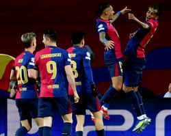 Raphinha, Yamal goals lead Barcelona to Champions League quarter-finals