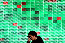 Most markets in retreat as Trump-fuelled economy fears build