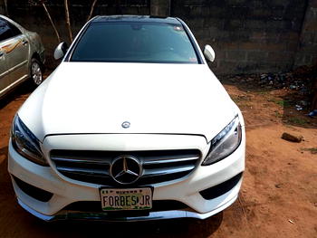 Police intercept Mercedes Benz C300, recover firearms in Akwa Ibom