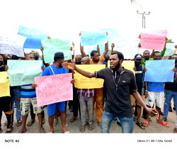 Onitsha drug market traders protest over continued market closure